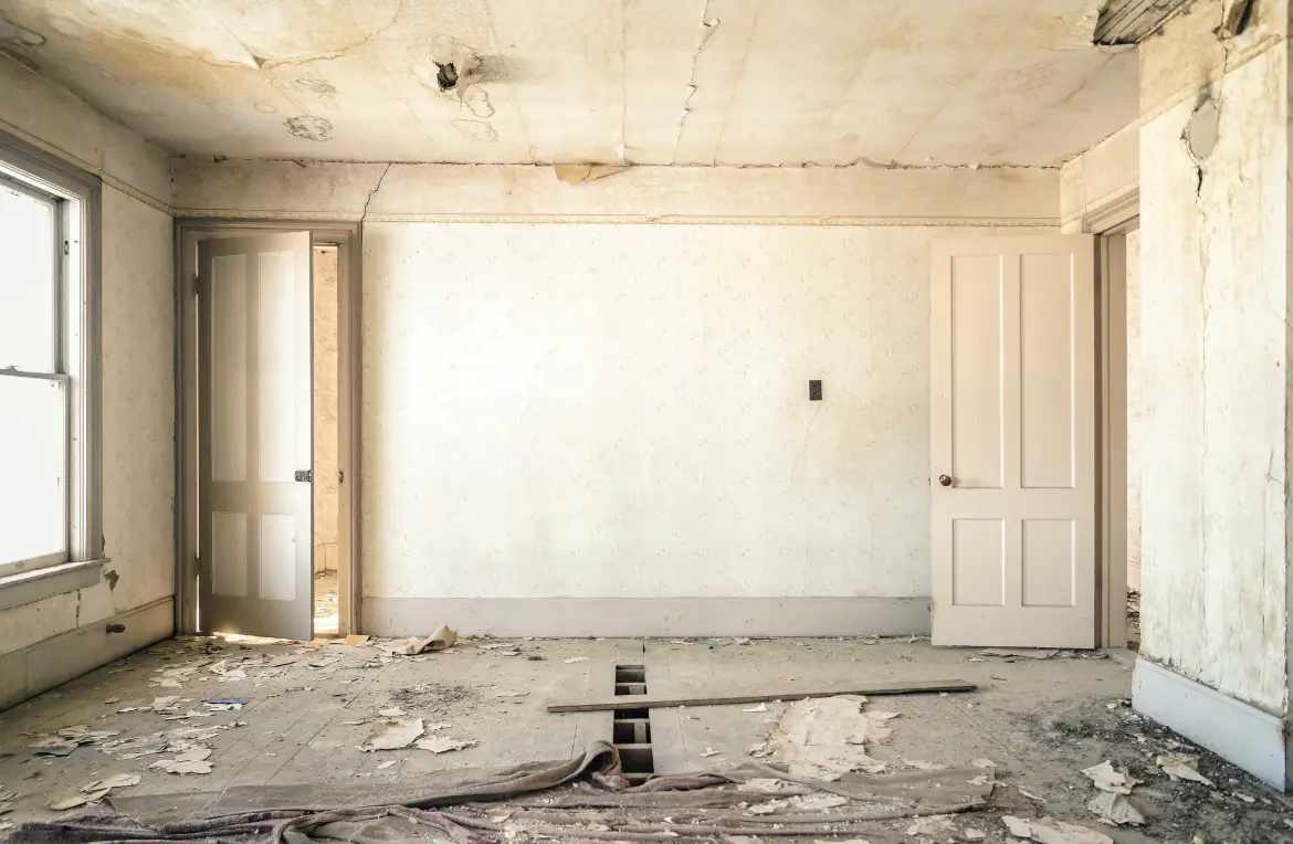 Waste disposal crew managing a cleanout project in Inverness Highlands South